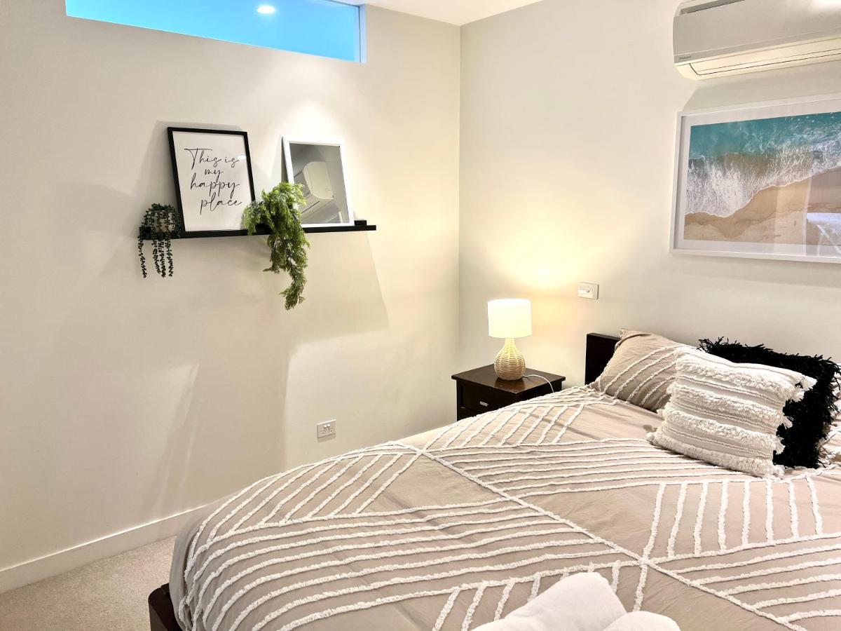 Readyset Apartments At Emerald Melbourne Exterior photo